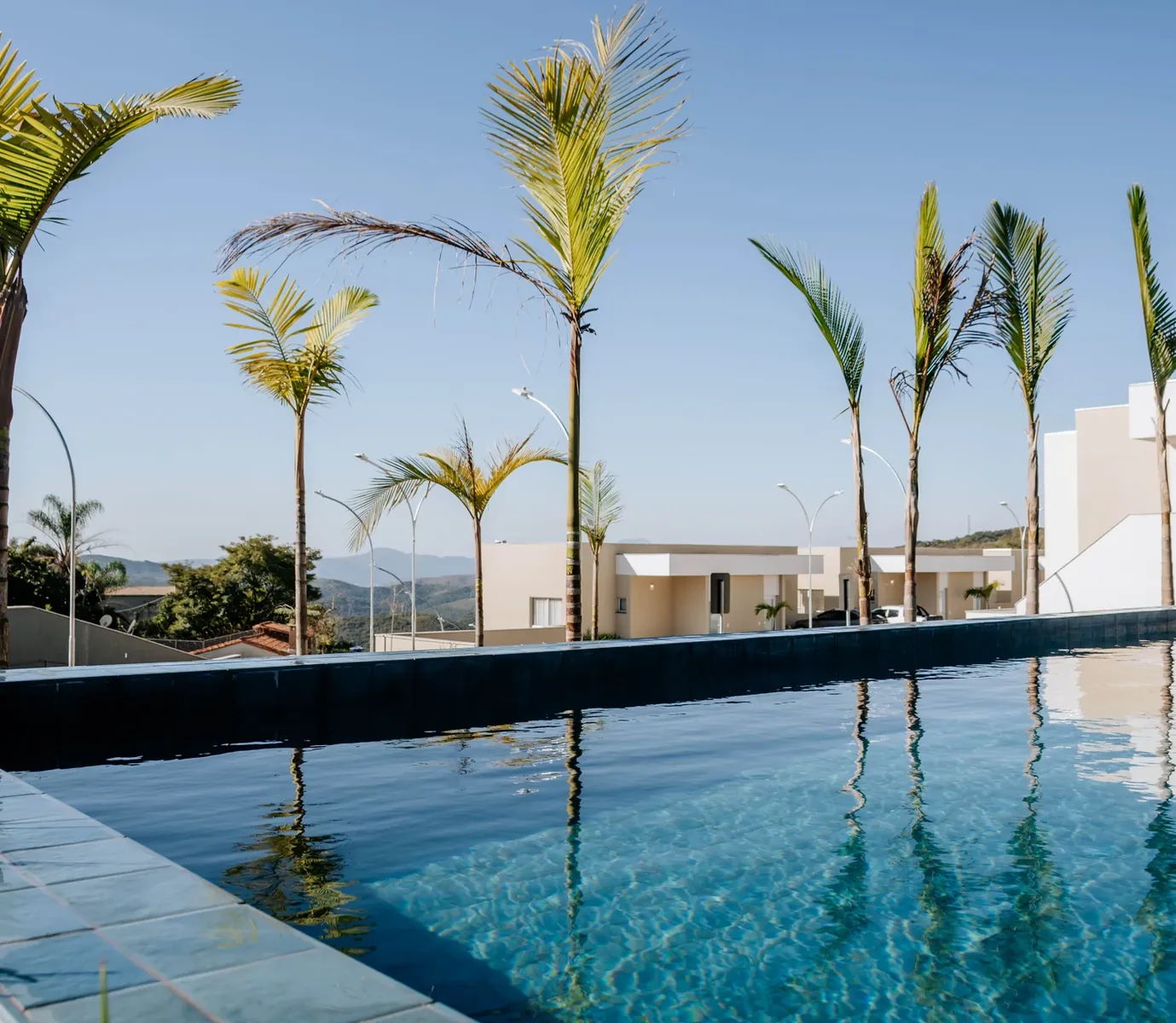 Piscina e paisagismo do Mirante Jambreiro
